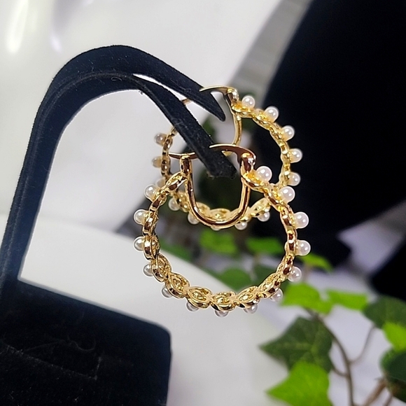 Gold Heart Hoop Link Earrings with Pearls - Picture 6 of 8